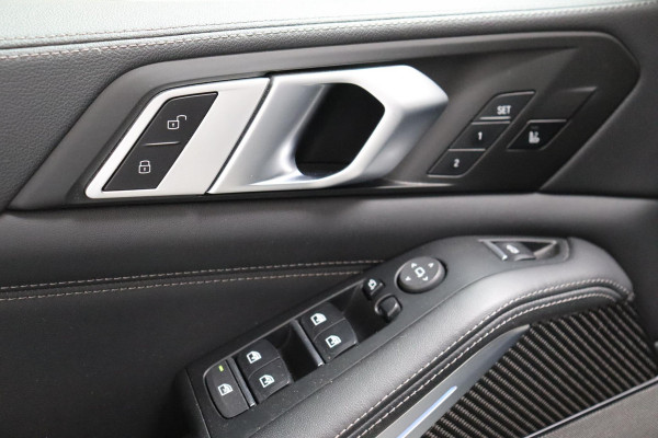 BMW X5 xDrive45e High Executive M Sport Pakket Automaat / Live Cockpit Professional / Laserlicht / Panoramadak / Harman Kardon / Driving Assistant Professional / Stoelvermaning voor + achter / Head-Up Display / Shadow Line / 22 Inch / Stoelventilatie / Soft-Close / Active Steering / DAB
