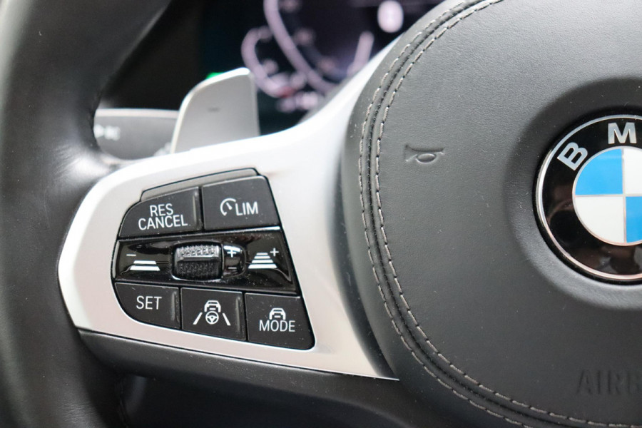 BMW X5 xDrive45e High Executive M Sport Pakket Automaat / Live Cockpit Professional / Laserlicht / Panoramadak / Harman Kardon / Driving Assistant Professional / Stoelvermaning voor + achter / Head-Up Display / Shadow Line / 22 Inch / Stoelventilatie / Soft-Close / Active Steering / DAB