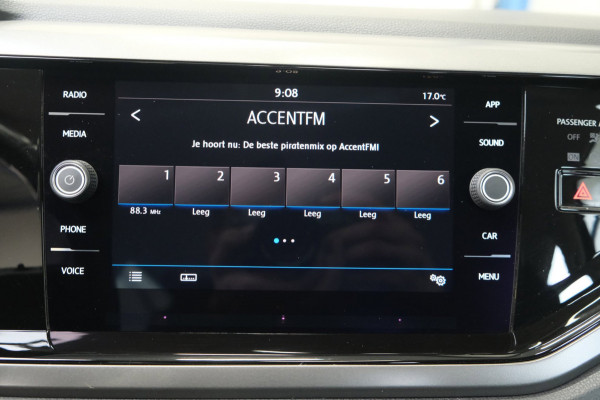 Volkswagen Polo 1.0 Comfortline - N.A.P. Airco, Cruise, Carplay, Trekhaak.