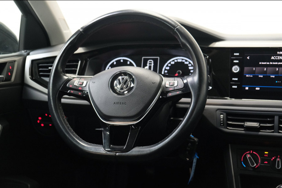 Volkswagen Polo 1.0 Comfortline - N.A.P. Airco, Cruise, Carplay, Trekhaak.