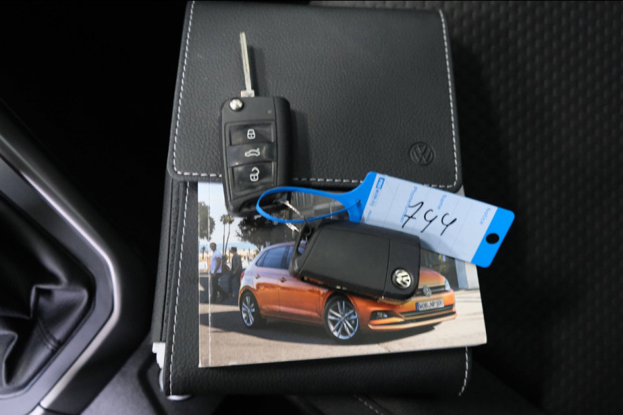 Volkswagen Polo 1.0 Comfortline - N.A.P. Airco, Cruise, Carplay, Trekhaak.