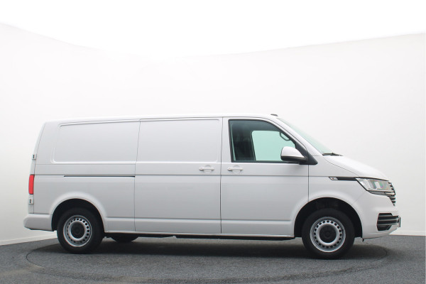 Volkswagen Transporter 2.0 TDI L2H1 28 DSG Apple Carplay, Trekhaak, Cruise, Airco, DAB