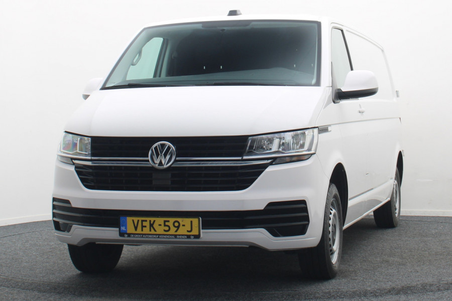 Volkswagen Transporter 2.0 TDI L2H1 28 DSG Apple Carplay, Trekhaak, Cruise, Airco, DAB