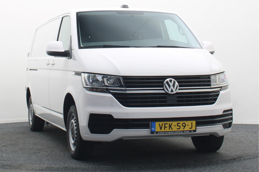 Volkswagen Transporter 2.0 TDI L2H1 28 DSG Apple Carplay, Trekhaak, Cruise, Airco, DAB