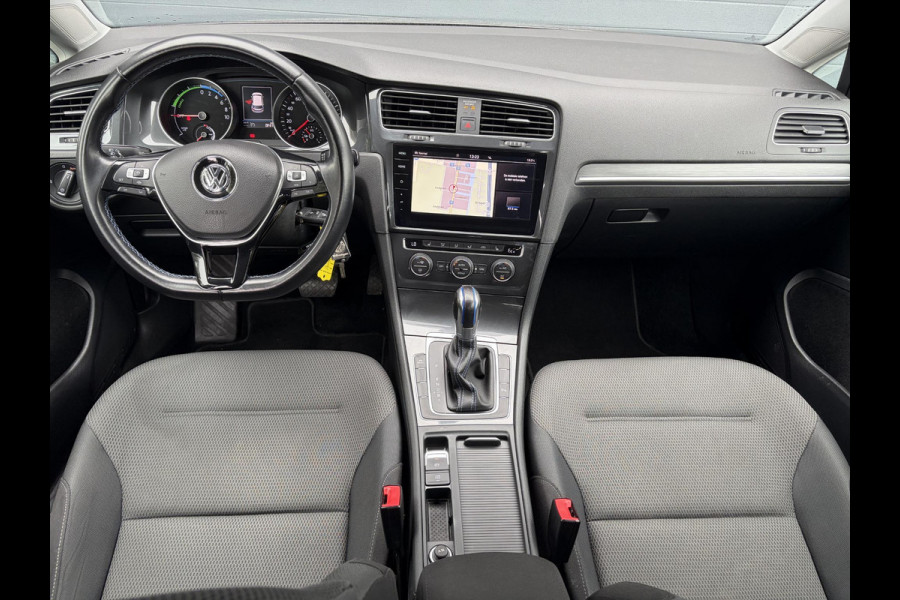 Volkswagen e-Golf e-Golf SOH 88.21% l 2e Eigenaar l Carplay l Navi l Stoelverw l Clima l Cruise l Lmv l Pdc V+A l N.A.P l Nieuwe Apk bij Aflevering