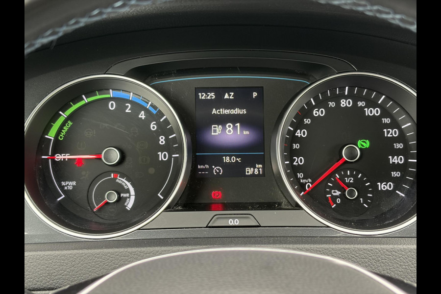 Volkswagen e-Golf e-Golf SOH 88.21% l 2e Eigenaar l Carplay l Navi l Stoelverw l Clima l Cruise l Lmv l Pdc V+A l N.A.P l Nieuwe Apk bij Aflevering