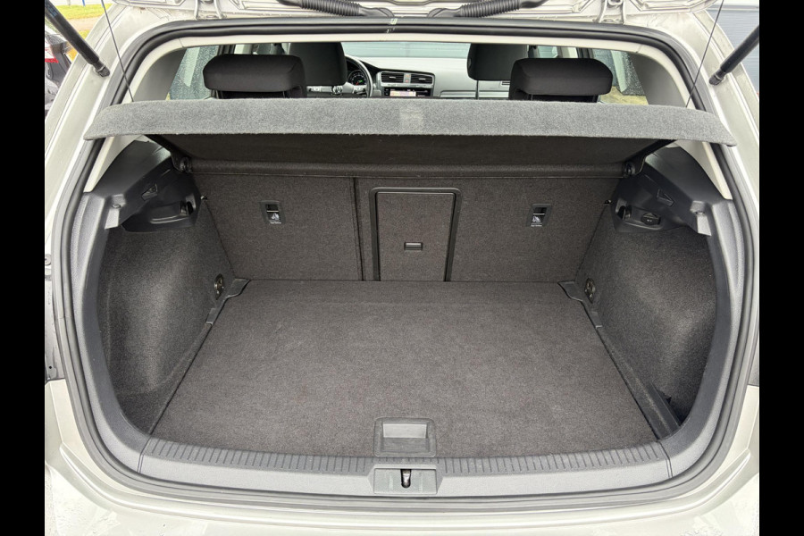 Volkswagen e-Golf e-Golf SOH 88.21% l 2e Eigenaar l Carplay l Navi l Stoelverw l Clima l Cruise l Lmv l Pdc V+A l N.A.P l Nieuwe Apk bij Aflevering