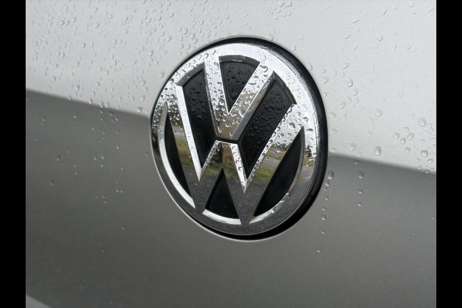 Volkswagen e-Golf e-Golf SOH 88.21% l 2e Eigenaar l Carplay l Navi l Stoelverw l Clima l Cruise l Lmv l Pdc V+A l N.A.P l Nieuwe Apk bij Aflevering