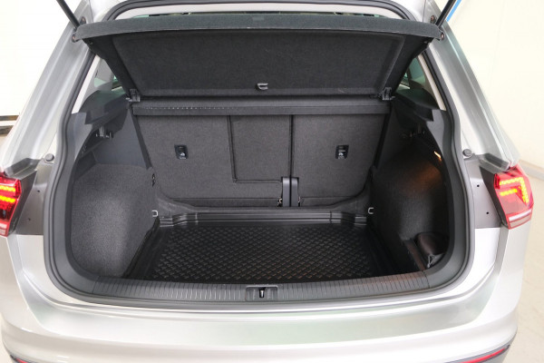 Volkswagen Tiguan 1.4 TSI ACT Comfortline Business Automaat - N.A.P. Airco, Cruise, Navi, PDC, Trekhaak.