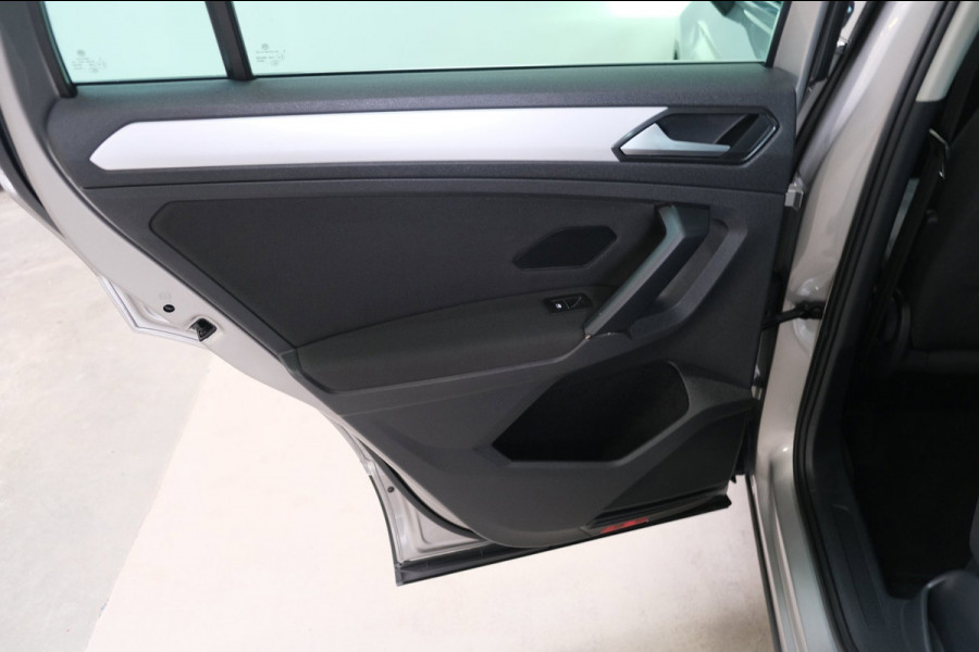 Volkswagen Tiguan 1.4 TSI ACT Comfortline Business Automaat - N.A.P. Airco, Cruise, Navi, PDC, Trekhaak.
