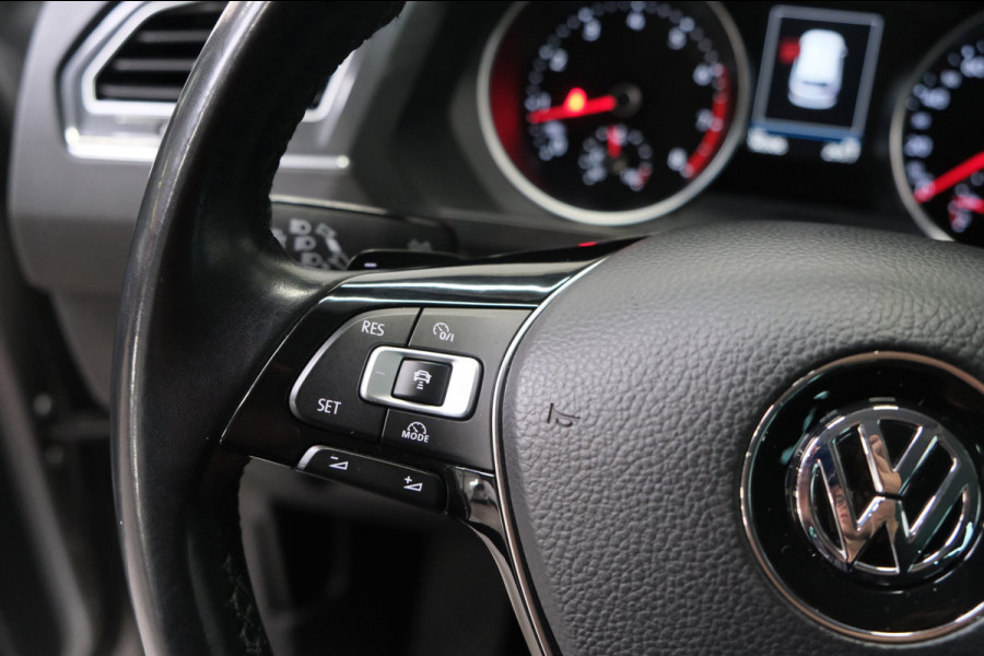 Volkswagen Tiguan 1.4 TSI ACT Comfortline Business Automaat - N.A.P. Airco, Cruise, Navi, PDC, Trekhaak.
