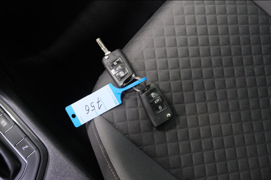 Volkswagen Tiguan 1.4 TSI ACT Comfortline Business Automaat - N.A.P. Airco, Cruise, Navi, PDC, Trekhaak.