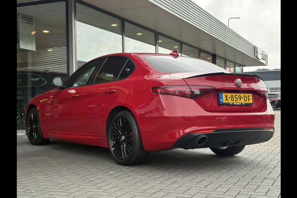 Alfa Romeo Giulia 2.0T Super 200pk | Afn. Trekhaak | Stoel- & Stuurverwarming | Camera | Adaptive Cruise | Winterset