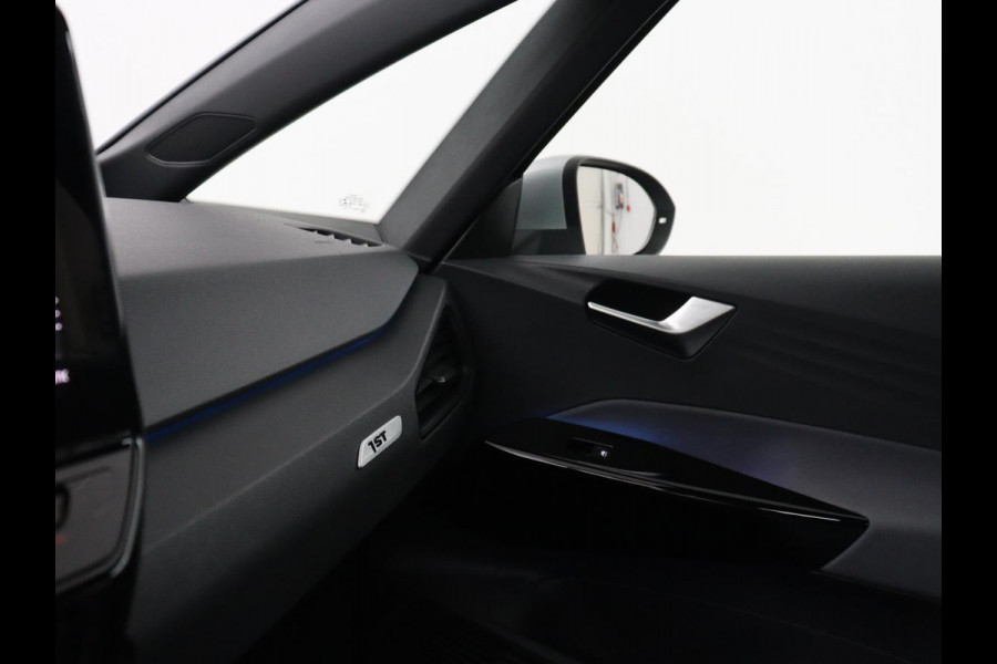 Volkswagen ID.3 First 58 kWh | SOH 92,5% | Stuur/stoel verwarming | Cruise control | Carplay | Navigatie | Sfeerverlichting | Park assist | EV