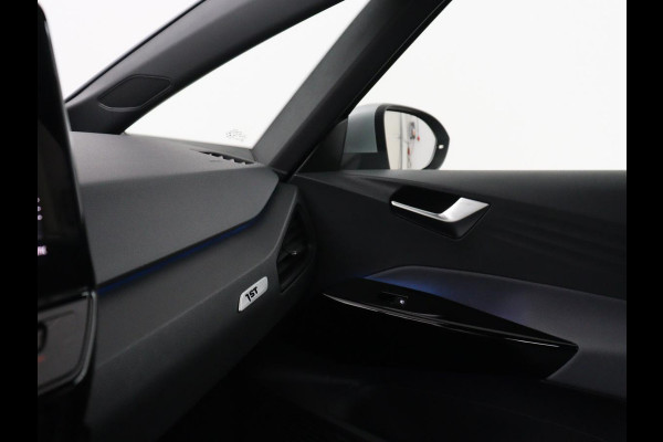 Volkswagen ID.3 First 58 kWh | SOH 92,5% | Stuur/stoel verwarming | Cruise control | Carplay | Navigatie | Sfeerverlichting | Park assist | EV