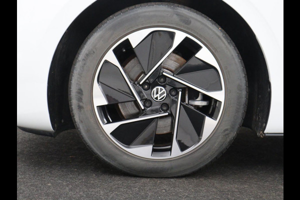 Volkswagen ID.3 First 58 kWh | SOH 92,5% | Stuur/stoel verwarming | Cruise control | Carplay | Navigatie | Sfeerverlichting | Park assist | EV