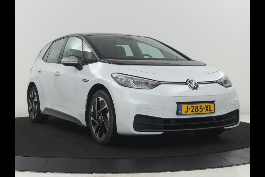 Volkswagen ID.3 First 58 kWh | SOH 92,5% | Stuur/stoel verwarming | Cruise control | Carplay | Navigatie | Sfeerverlichting | Park assist | EV