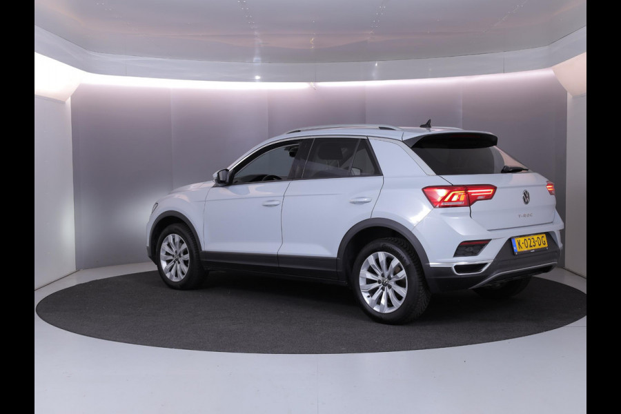 Volkswagen T-Roc 1.5 TSI Style Business 150 pk | Navigatie | Trekhaak (afneembaar) | Parkeersensoren | LED koplampen | Adaptieve cruise control |
