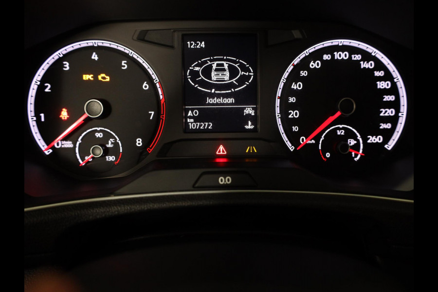 Volkswagen T-Roc 1.5 TSI Style Business 150 pk | Navigatie | Trekhaak (afneembaar) | Parkeersensoren | LED koplampen | Adaptieve cruise control |