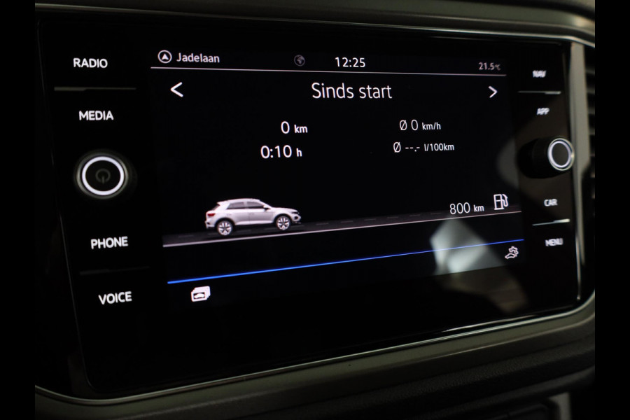 Volkswagen T-Roc 1.5 TSI Style Business 150 pk | Navigatie | Trekhaak (afneembaar) | Parkeersensoren | LED koplampen | Adaptieve cruise control |