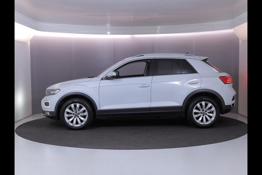 Volkswagen T-Roc 1.5 TSI Style Business 150 pk | Navigatie | Trekhaak (afneembaar) | Parkeersensoren | LED koplampen | Adaptieve cruise control |