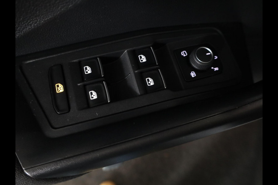 Volkswagen T-Roc 1.5 TSI Style Business 150 pk | Navigatie | Trekhaak (afneembaar) | Parkeersensoren | LED koplampen | Adaptieve cruise control |