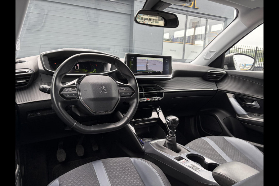 Peugeot 2008 1.2 PureTech Allure 2e Eigenaar l D-riem vv in 08/2024 l Camera360° l Draadloze telefoonlader l 131pk l Carplay l Navi l 6 Bak l Clima l Cruise l Halfleder l Keylss l 17'' Lmv l Pdc l N.A.P l Nieuwe Apk bij Aflevering