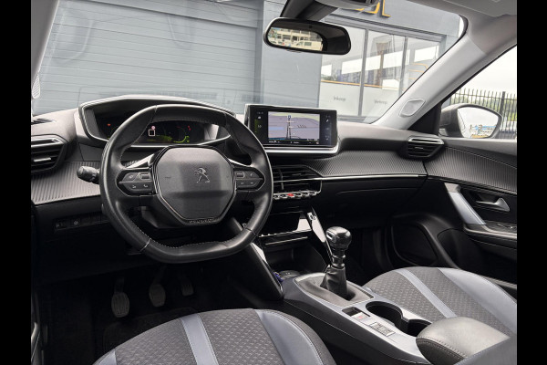 Peugeot 2008 1.2 PureTech Allure 2e Eigenaar l D-riem vv in 08/2024 l Camera360° l Draadloze telefoonlader l 131pk l Carplay l Navi l 6 Bak l Clima l Cruise l Halfleder l Keylss l 17'' Lmv l Pdc l N.A.P l Nieuwe Apk bij Aflevering