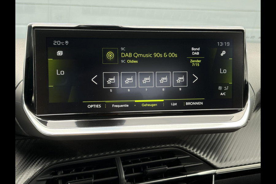 Peugeot 2008 1.2 PureTech Allure 2e Eigenaar l D-riem vv in 08/2024 l Camera360° l Draadloze telefoonlader l 131pk l Carplay l Navi l 6 Bak l Clima l Cruise l Halfleder l Keylss l 17'' Lmv l Pdc l N.A.P l Nieuwe Apk bij Aflevering