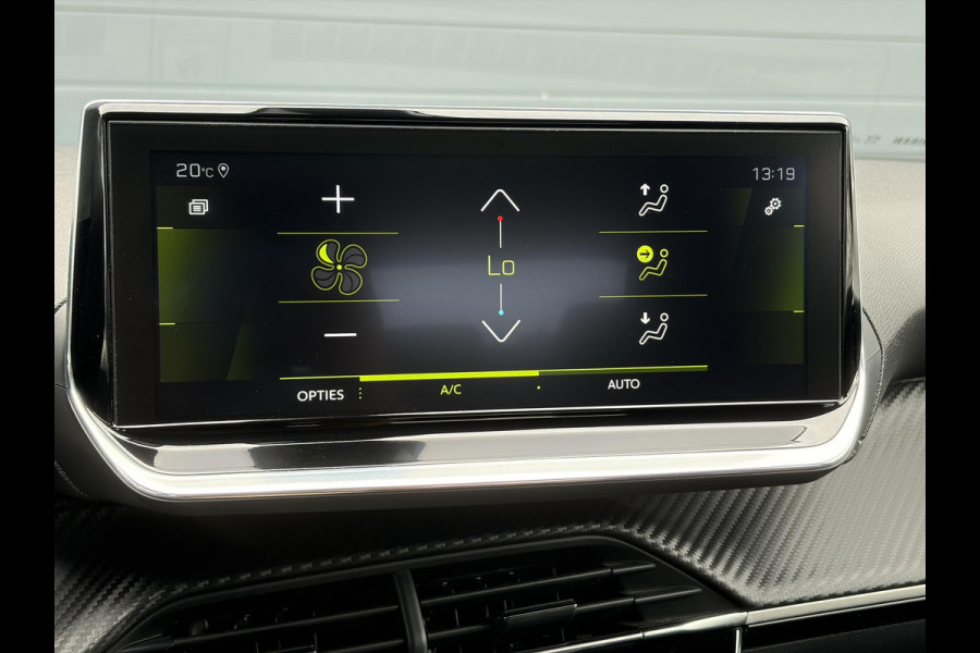 Peugeot 2008 1.2 PureTech Allure 2e Eigenaar l D-riem vv in 08/2024 l Camera360° l Draadloze telefoonlader l 131pk l Carplay l Navi l 6 Bak l Clima l Cruise l Halfleder l Keylss l 17'' Lmv l Pdc l N.A.P l Nieuwe Apk bij Aflevering