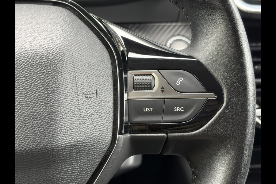 Peugeot 2008 1.2 PureTech Allure 2e Eigenaar l D-riem vv in 08/2024 l Camera360° l Draadloze telefoonlader l 131pk l Carplay l Navi l 6 Bak l Clima l Cruise l Halfleder l Keylss l 17'' Lmv l Pdc l N.A.P l Nieuwe Apk bij Aflevering