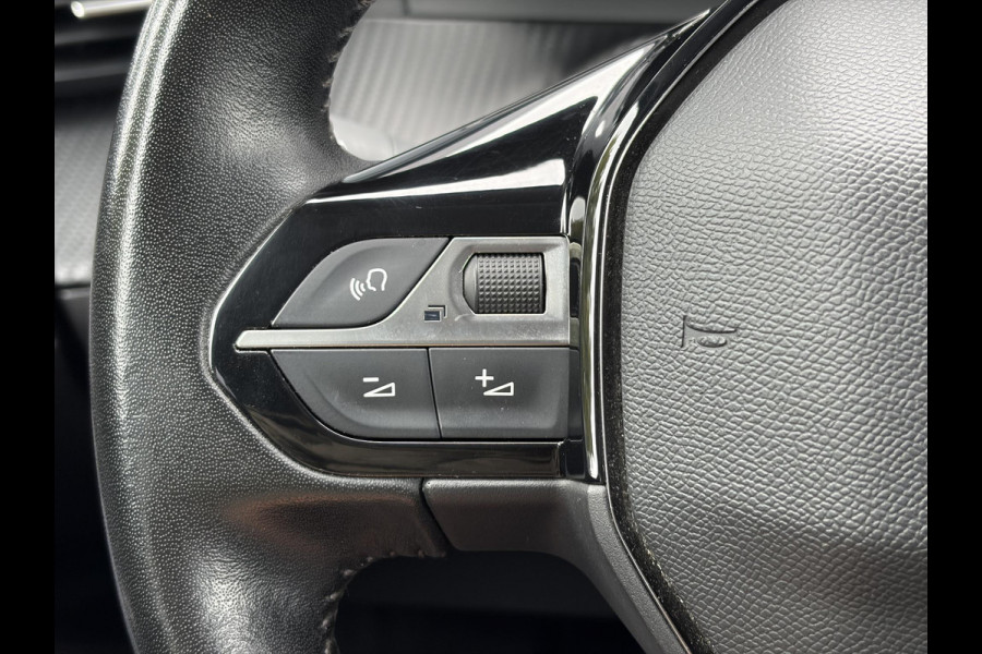 Peugeot 2008 1.2 PureTech Allure 2e Eigenaar l D-riem vv in 08/2024 l Camera360° l Draadloze telefoonlader l 131pk l Carplay l Navi l 6 Bak l Clima l Cruise l Halfleder l Keylss l 17'' Lmv l Pdc l N.A.P l Nieuwe Apk bij Aflevering