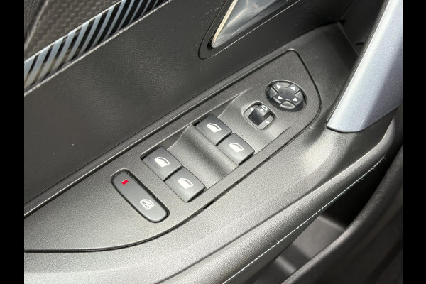 Peugeot 2008 1.2 PureTech Allure 2e Eigenaar l D-riem vv in 08/2024 l Camera360° l Draadloze telefoonlader l 131pk l Carplay l Navi l 6 Bak l Clima l Cruise l Halfleder l Keylss l 17'' Lmv l Pdc l N.A.P l Nieuwe Apk bij Aflevering