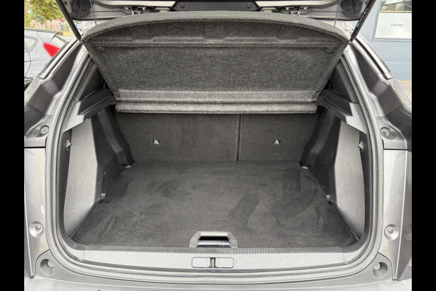 Peugeot 2008 1.2 PureTech Allure 2e Eigenaar l D-riem vv in 08/2024 l Camera360° l Draadloze telefoonlader l 131pk l Carplay l Navi l 6 Bak l Clima l Cruise l Halfleder l Keylss l 17'' Lmv l Pdc l N.A.P l Nieuwe Apk bij Aflevering
