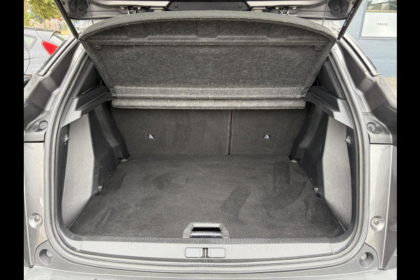 Peugeot 2008 1.2 PureTech Allure 2e Eigenaar l D-riem vv in 08/2024 l Camera360° l Draadloze telefoonlader l 131pk l Carplay l Navi l 6 Bak l Clima l Cruise l Halfleder l Keylss l 17'' Lmv l Pdc l N.A.P l Nieuwe Apk bij Aflevering