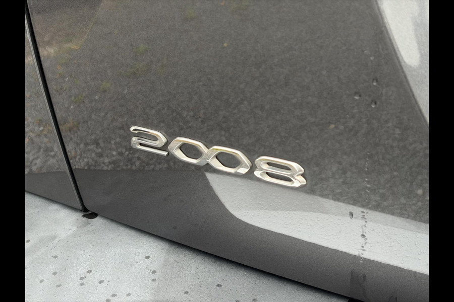 Peugeot 2008 1.2 PureTech Allure 2e Eigenaar l D-riem vv in 08/2024 l Camera360° l Draadloze telefoonlader l 131pk l Carplay l Navi l 6 Bak l Clima l Cruise l Halfleder l Keylss l 17'' Lmv l Pdc l N.A.P l Nieuwe Apk bij Aflevering
