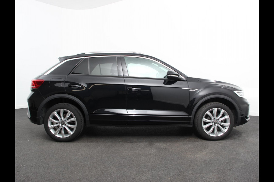 Volkswagen T-Roc 1.5 eTsi R-Line Edition Automaat Camera Navigatie Apple Carplay/Android Auto Climate control Lichtmetalen Velgen Extra Getint Glas Lichtmetalen Velgen Voorstoelen verwarmbaar