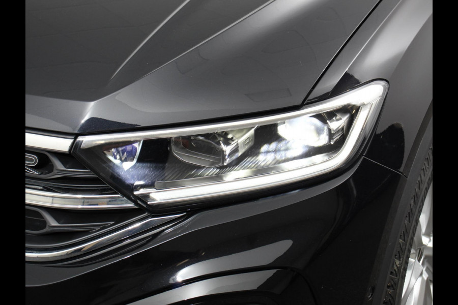 Volkswagen T-Roc 1.5 eTsi R-Line Edition Automaat Camera Navigatie Apple Carplay/Android Auto Climate control Lichtmetalen Velgen Extra Getint Glas Lichtmetalen Velgen Voorstoelen verwarmbaar