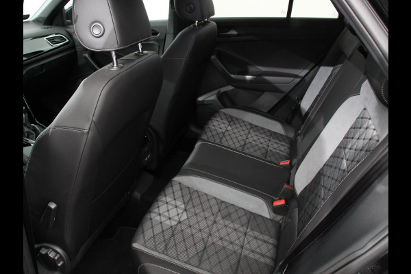 Volkswagen T-Roc 1.5 eTsi R-Line Edition Automaat Camera Navigatie Apple Carplay/Android Auto Climate control Lichtmetalen Velgen Extra Getint Glas Lichtmetalen Velgen Voorstoelen verwarmbaar