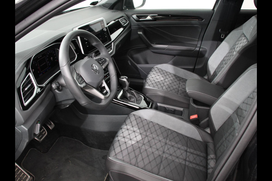 Volkswagen T-Roc 1.5 eTsi R-Line Edition Automaat Camera Navigatie Apple Carplay/Android Auto Climate control Lichtmetalen Velgen Extra Getint Glas Lichtmetalen Velgen Voorstoelen verwarmbaar