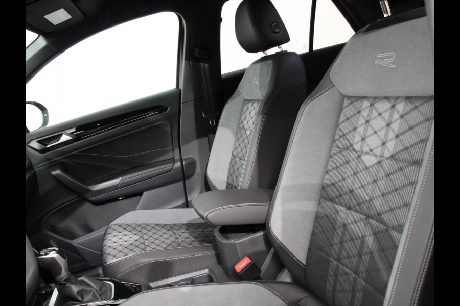 Volkswagen T-Roc 1.5 eTsi R-Line Edition Automaat Camera Navigatie Apple Carplay/Android Auto Climate control Lichtmetalen Velgen Extra Getint Glas Lichtmetalen Velgen Voorstoelen verwarmbaar