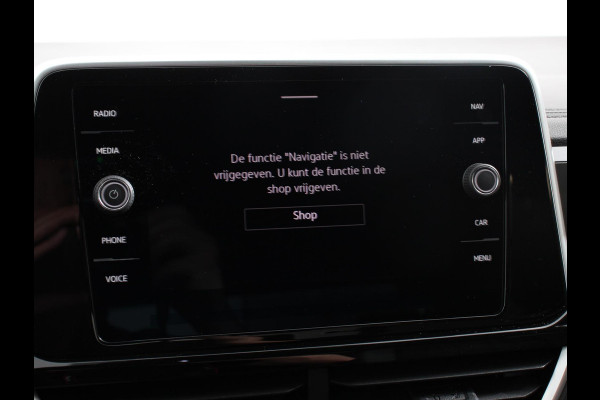 Volkswagen T-Roc 1.5 eTsi R-Line Edition Automaat Camera Navigatie Apple Carplay/Android Auto Climate control Lichtmetalen Velgen Extra Getint Glas Lichtmetalen Velgen Voorstoelen verwarmbaar