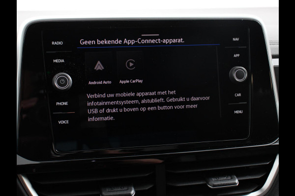Volkswagen T-Roc 1.5 eTsi R-Line Edition Automaat Camera Navigatie Apple Carplay/Android Auto Climate control Lichtmetalen Velgen Extra Getint Glas Lichtmetalen Velgen Voorstoelen verwarmbaar