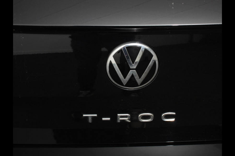 Volkswagen T-Roc 1.5 eTsi R-Line Edition Automaat Camera Navigatie Apple Carplay/Android Auto Climate control Lichtmetalen Velgen Extra Getint Glas Lichtmetalen Velgen Voorstoelen verwarmbaar