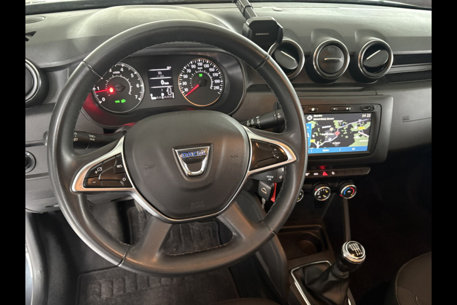 Dacia Duster 1.2 TCe Comfort Achteruitrijcamera - Airco - Navigatie - Trekhaak - Cruise control - Dakrails - Radio - Mistlampen voor - Start/stop systeem - Led verlichting - Elektrische ramen - Stuur multifunctioneel - Centrale vergrendeling met afstandsbediening - Bluetooth
