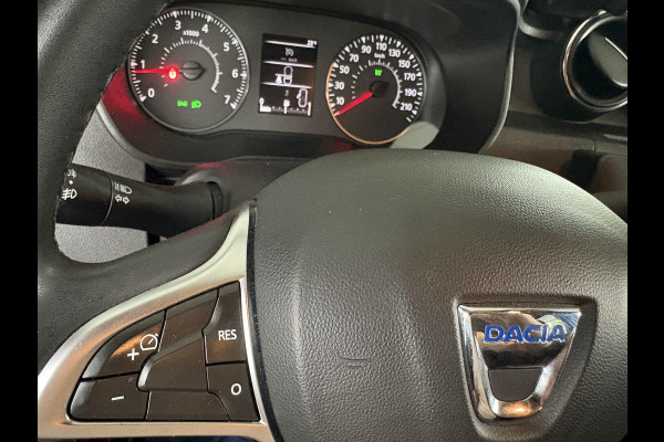 Dacia Duster 1.2 TCe Comfort Achteruitrijcamera - Airco - Navigatie - Trekhaak - Cruise control - Dakrails - Radio - Mistlampen voor - Start/stop systeem - Led verlichting - Elektrische ramen - Stuur multifunctioneel - Centrale vergrendeling met afstandsbediening - Bluetooth