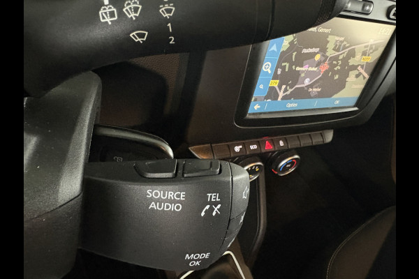 Dacia Duster 1.2 TCe Comfort Achteruitrijcamera - Airco - Navigatie - Trekhaak - Cruise control - Dakrails - Radio - Mistlampen voor - Start/stop systeem - Led verlichting - Elektrische ramen - Stuur multifunctioneel - Centrale vergrendeling met afstandsbediening - Bluetooth