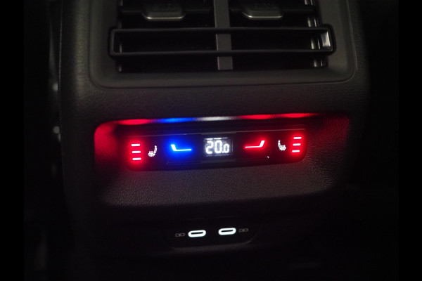 Volkswagen Tayron 1.5 eHybrid | 5 Jaar Garantie | Trekhaak | Harman/Kardon | Camera | Sfeerlicht | Dodehoek | Adaptive Cruise