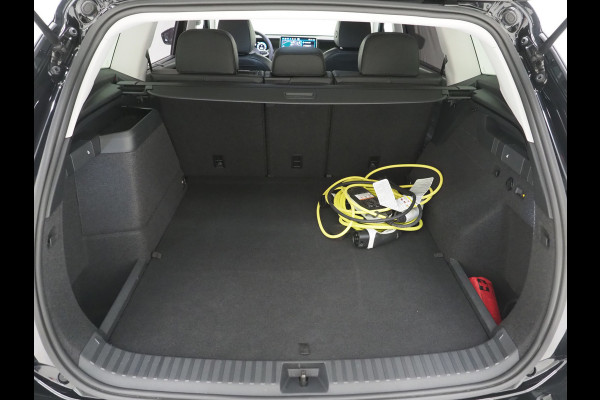 Volkswagen Tayron 1.5 eHybrid | 5 Jaar Garantie | Trekhaak | Harman/Kardon | Camera | Sfeerlicht | Dodehoek | Adaptive Cruise