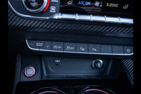 Audi RS4 Avant 2.9 TFSI quattro competition plus - Dynamic + l Ceramic l RDC l Pano l HUD